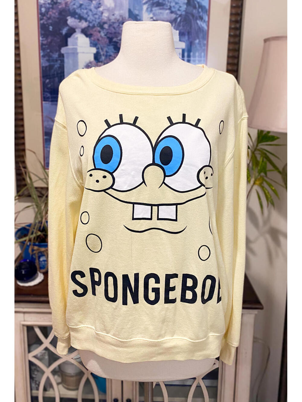 Love Tribe Yellow SpongeBob Graphic Sweatshirt Size L